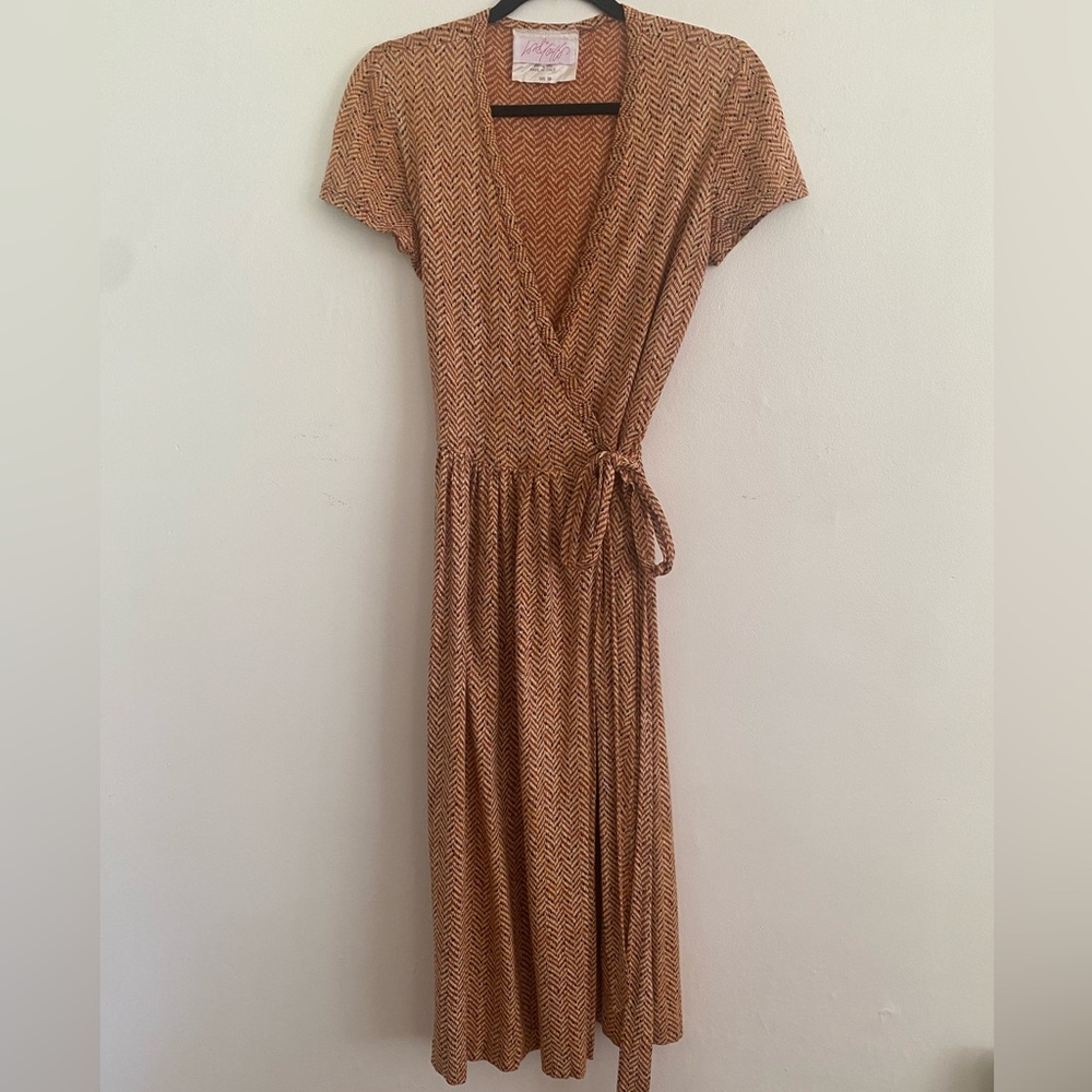 Vintage Lord & Taylor Short Sleeve Wrap DFV style Dress, size 10, made in Italy